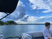 Lake Keowee Tritoon w/ 175 hp