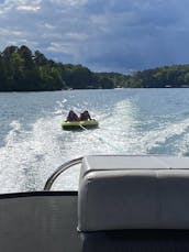 Lake Keowee Tritoon con 175 CV