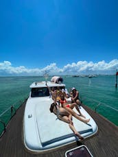 Cruise Miami's Beautiful Waters For Just 165 Usd/hr On This Beautiful 42ft Motor Yacht
