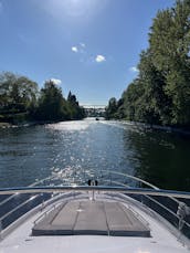 Friendsgiving on Lake Union