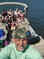 Luxury pontoon for rent in Lake Wallenpaupack