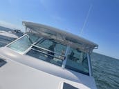 Navegue com estilo até Fire Island no Tiara 3500 Open Yacht