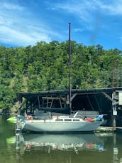 24’ Sailboat Rental with AC & Kayak in Hot Springs / Lake Ouachita, Arkansas