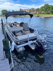 Brand New! 2020 SunTracker fishing party  barge 22DLX in Cape Coral