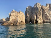  Navega en Cabo San Lucas a bordo de un catamarán de 25 pies para 6 personas