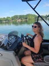 LAKE NORMAN LUXURY PONTOON RENTAL! 5 STAR, FIRST CLASS SERVICE!