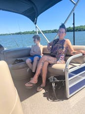 Sunseeker 22 Deluxe Fishin' Barge Pontoon - Old Hickory Lake