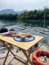 Discover the Beauty of Lake Como on Mizar III Picchiotti Giglio Boat