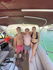 Party Tri-toon for up to 12 People on Lake Travis