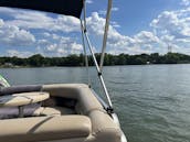 20ft Sullivan Sunchaser Pontoon in Lake Wylie, South Carolina