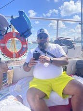 Catamarã Party Boat de 50 pés em Miami ($1.200 POR HORA)