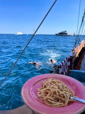 A bordo del veliero navigando in Costiera Amalfitana-Penisola Sorrentina-Golfo di Napoli