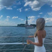 60’ Hatteras Luxury Yacht in New York