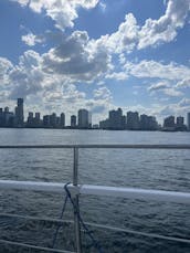 60’ Hatteras Luxury Yacht in New York