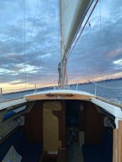 Classic Catalina 25' Sailboat on Lake Washington