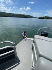 2021 Lowe Pontoon for rent on Norris Lake- Sharps Chapel area