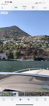 ¡Crucero por el lago Como en el elegante yate a motor de 31 pies en alta mar!