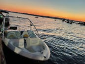 Cruise Lake Washington onboard an 18' Sea Ray Powerboat!