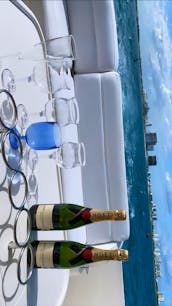 51' Sea Ray Yacht Charter for 12 people in Cancún, Quintana Roo