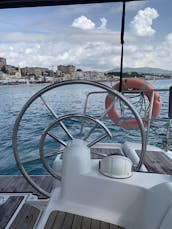 Sail and swim in Barcelona, during the day or for sunset time