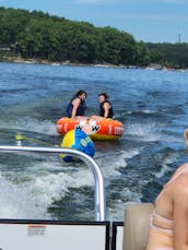 Luxury pontoon for rent in Lake Wallenpaupack