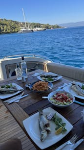 Luxury Flybridge Motor Yacht Charter in Mugla