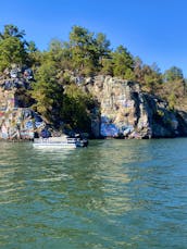 25ft Odyssey Pontoon Rental on Lake Martin