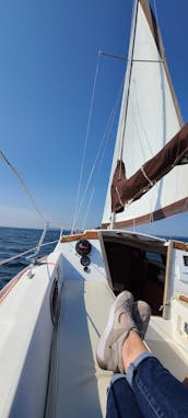 Charter this beautiful Catalina from Milwaukee, WI - Captain Included