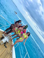 SEDUCTIVE LUXURY 84 ft Mega Yacht in Cancun  w jacuzzy FREE JETSKI seadoo 