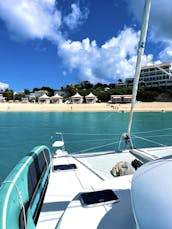 Crewed sail catamaran for a comfortable and fun day at sea!