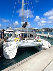 Crewed sail catamaran for a comfortable and fun day at sea!