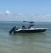 Aluguel de barco de console Nautic Star Center de 24 pés em Cape Coral, Flórida