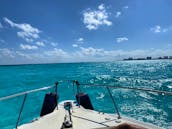 Beautiful 51' Sea Ray Motor Yacht in Cancún