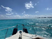 Beautiful 51' Sea Ray Motor Yacht in Cancún