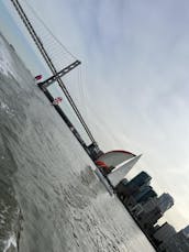 Extraño yate a motor Axopar 24TT de 26 pies para aventuras en la bahía de San Francisco