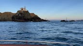 Extraño yate a motor Axopar 24TT de 26 pies para aventuras en la bahía de San Francisco