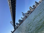 Extraño yate a motor Axopar 24TT de 26 pies para aventuras en la bahía de San Francisco