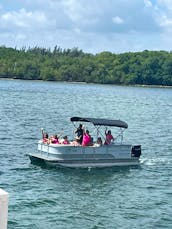 Bentley 200 Pontoon for 12 people in Miami Beach , Florida