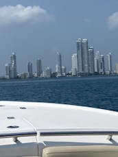 Enjoy the amazing islas of Rosario in Cartagena, rental Boat 30ft 14 people