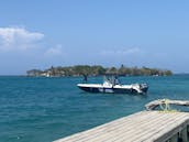 Enjoy the amazing islas of Rosario in Cartagena, rental Boat 30ft 14 people