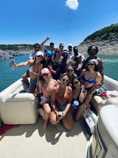 31ft Tritoon Party Boat for Groups of 20 in Austin