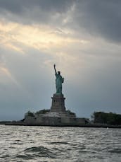 Mansión vacacional de 39 pies, completa con bañera de hidromasaje, en el Hudson