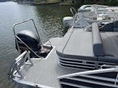 150HP Luxury 2023 Bennington Pontoon Boat on Lake Oconee