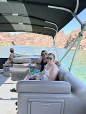 Pontoon Rental in Lake Havasu City, Arizona for 11 person!