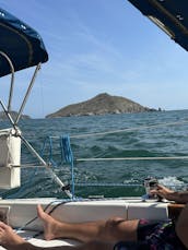 30ft Sailing Yatch. Real & Unique Sailing in Mazatlán