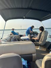 24ft SunTracker Party/Fishing Pontoon at Joe Pool Lake, Texas