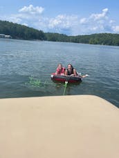2021 24ft Bentley pontoon/crawfish boil in Cartersville Georgia
