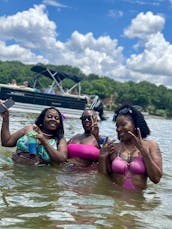 20ft Sullivan Sunchaser Pontoon in Lake Wylie, South Carolina