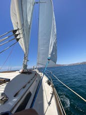 Live an amazing experience in a classic sailboat!