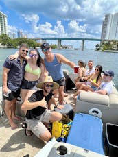 Party Barge 27ft Luxury Berkshire Tritoon Boat. Party, Hang Out At The Sandbar, Or Cruise Around The Intercostal in Miami!!